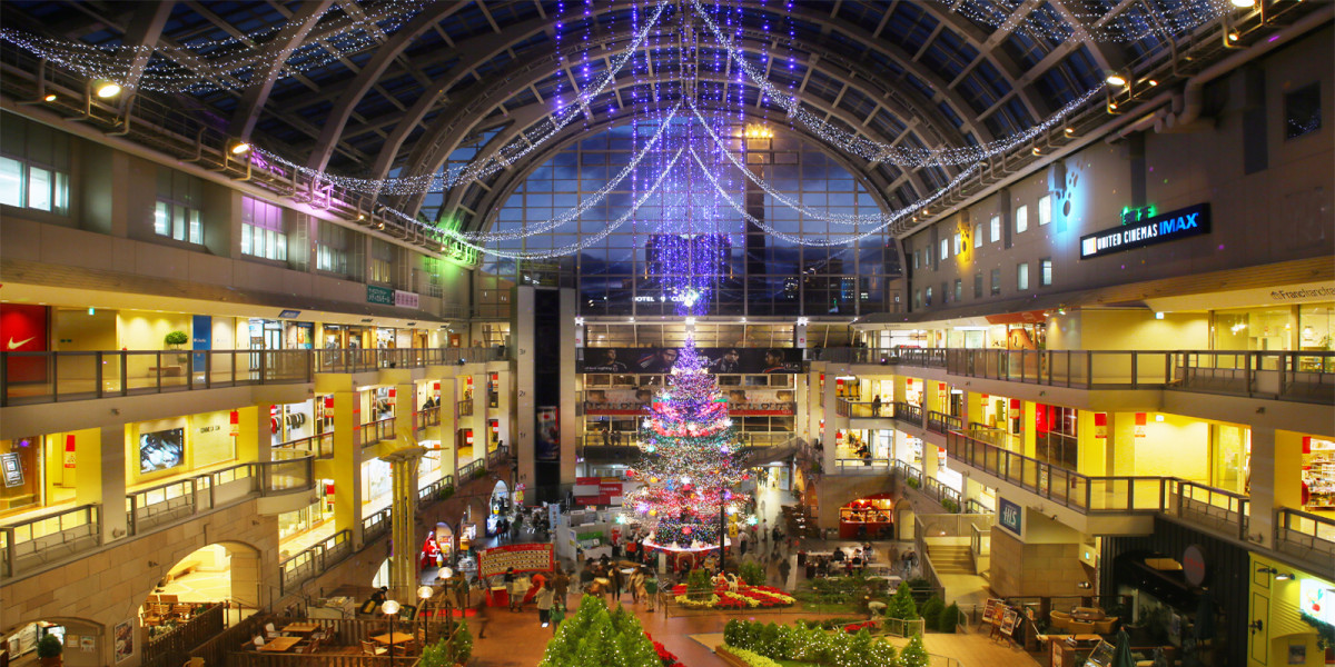 Jumbo Christmas Tree at Sapporo Factory