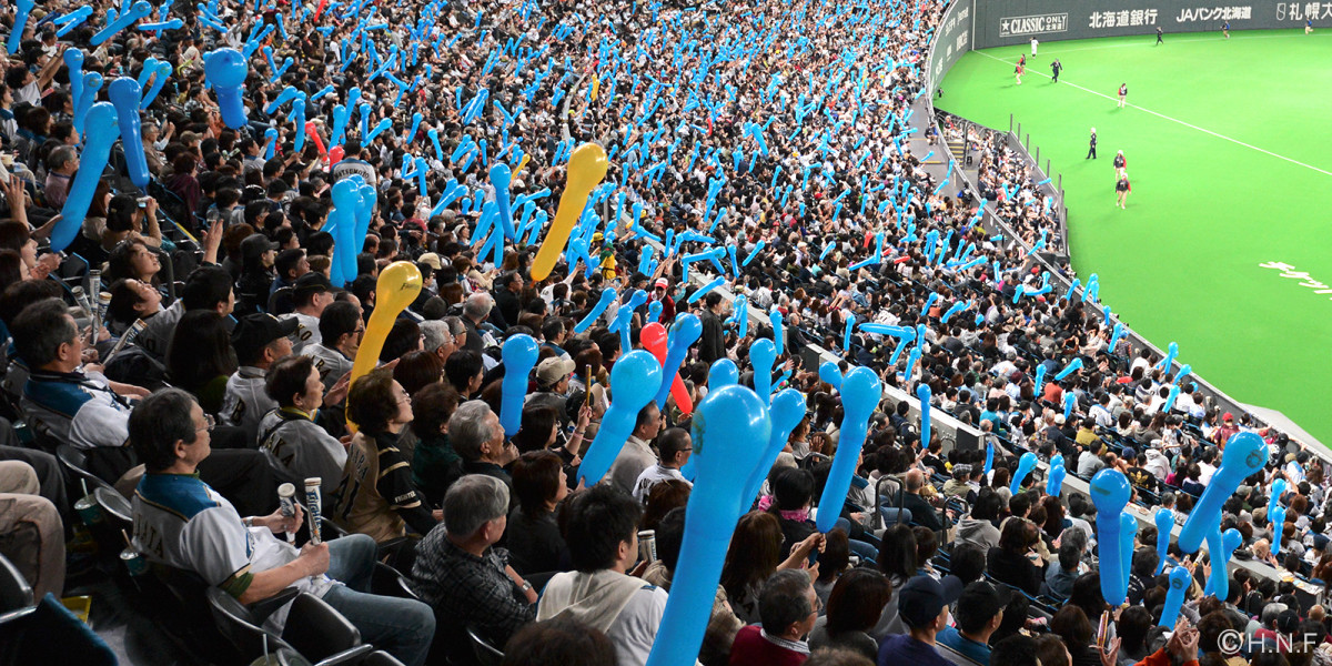 Mari merasakan antusiasme bisbol profesional dan Liga J di Sapporo Dome